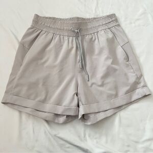 Lululemon Spring Break Away Shorts Size 4 Gray
3.5” inseam